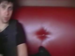 Общо повикване момиче получава spitroasted за пари в брой