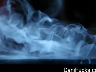 Uhkea goottilainen vampyyri dani
