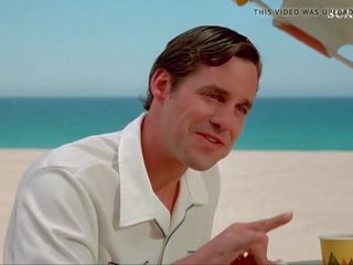 এমি অ্যাডামস নগ্ন মধ্যে psycho beach party উপর.