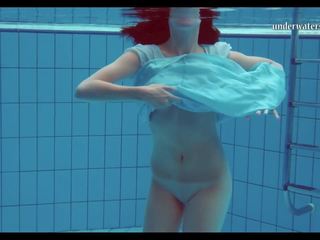 Piyavka chehova বিশাল bouncy রসালো পাছা নিচের পানি: যৌন ভিডিও 3f