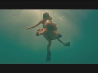 কেলি brook bares ভয়ঙ্কর t&a জন্য কিছু নিচের পানি ঈর্ষা আরো বেড়ে প্রক্রিয়া
