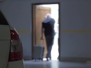 Татко добре прониква негов голям бюст spouse immediately afterwards бизнес