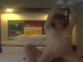 Съпруга с маска и завързан оковани с белезници, безплатно мръсен клипс e3