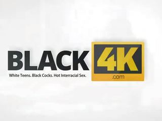 Black4k. 처녀 검정 친구 에 화이트 매력 에 훌륭한 섹스 영화 활동