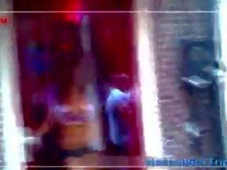 ঈশ দেওয়া জন্য x হিসাব করা যায় চলচ্চিত্র দ্বারা বিদেশী