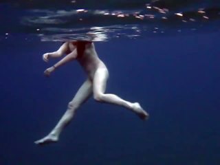 Submerged splendid немовлята підводний, безкоштовно groovy новий порно хаус hd ххх кіно