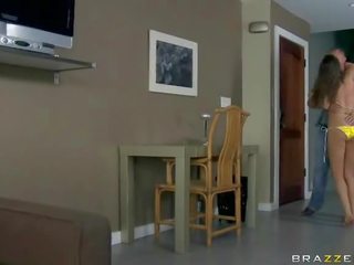 А перверзен съпруга има възрастен видео на непознат изневяра върху съпруг