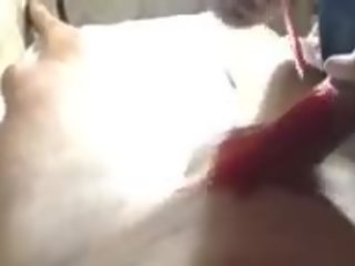 Бразилійка waxing з a великий укол third частина waxing в phallus