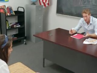 Млад тийн безплатно секс клипс филм сцени