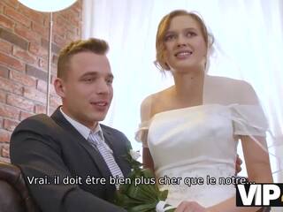 Vip4k одружена пара decides для продавати brideâs манда для добре