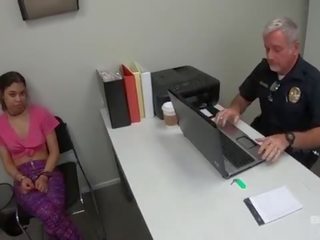 カフ付き 女性 乗り物 警官