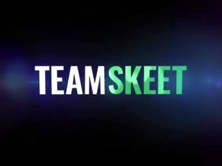 변태 의사 이 약 특별한 치료 용 거드름을 피우는 멕시코 양진이 주홍 skies 에 수정 그녀의 무서움 의 남자