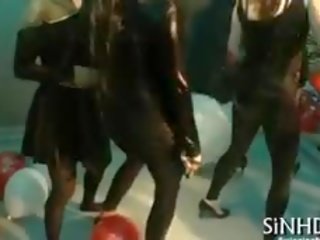 おいしい 女の子 あります 湿性 ととも​​に ハードコア クソ ニーズ