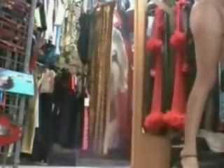 Французька дружина на x номінальний кіно магазин намагається на outfits і трахання