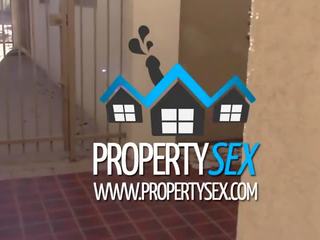 Propertysex שובב ועליז realtor blackmailed ל סקס סרט renting משרד חלל