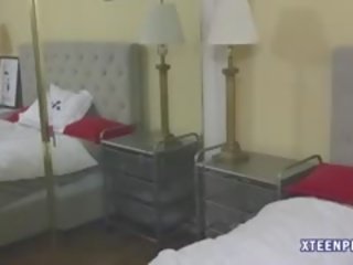 Красавици блондинки тийн госпожица али рей путка с примес с изпразване